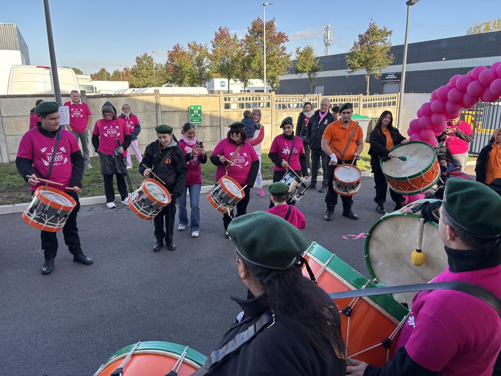 Les tambours portugais ont donné de l'animation au début de la marche.