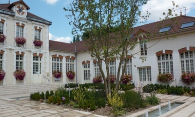 Mairie de Varennes-Jarcy